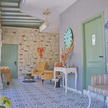فندق Elda Boutique 3*